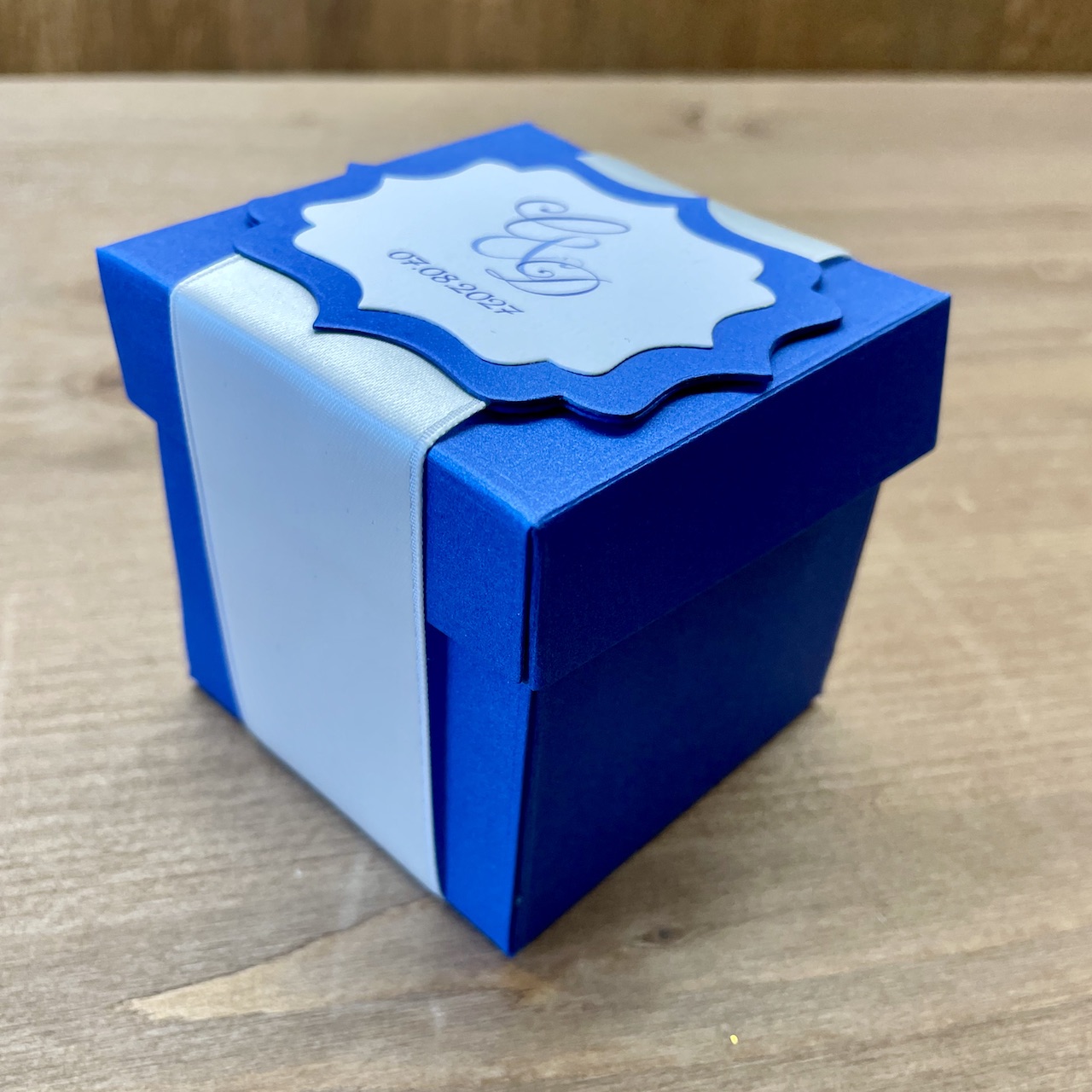 boite-dragees-cube-mariage-bleu boîte dragées mariage bleu royal