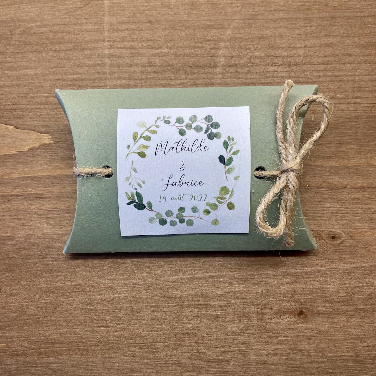 boite-dragees-mariage-nature-eucalyptus boîte dragées mariage vert sauge eucalyptus