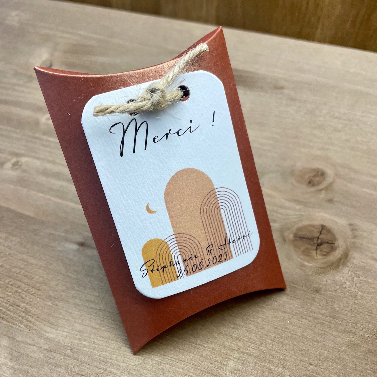 boite-dragees-mariage-terracotta-ficelle-boheme boîte cadeau invités mariage