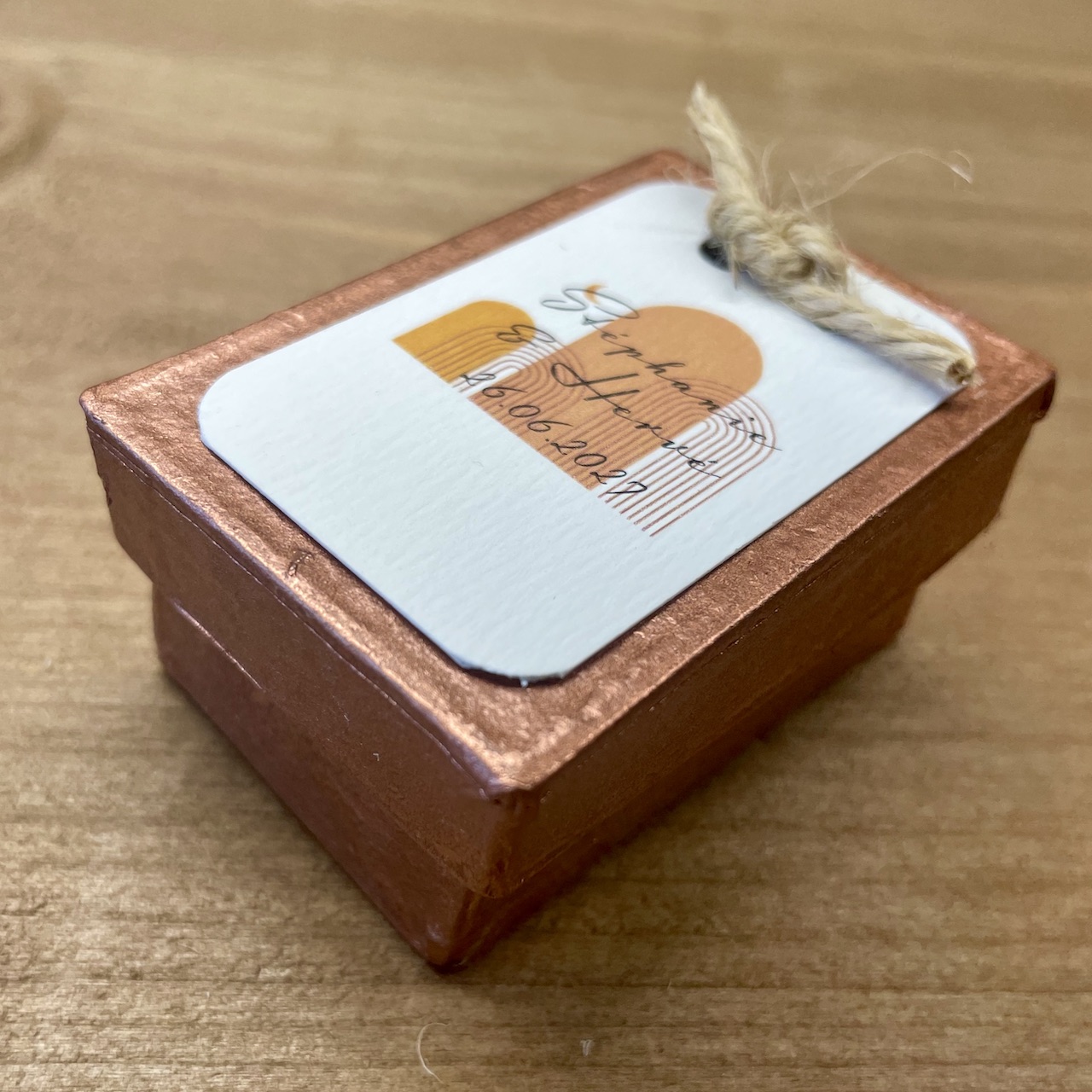boite-dragees-mariage-terracotta-moderne-elegante boite dragées rectangulaire rigide