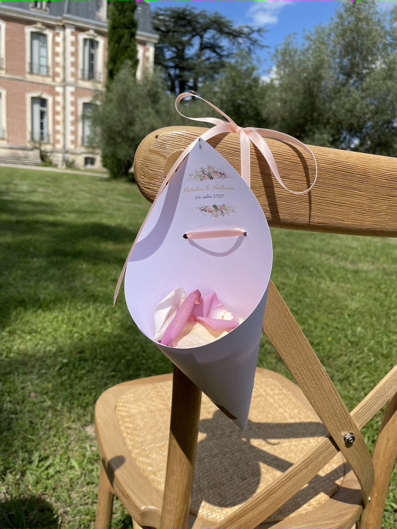 cône pétales mariage à suspendre
