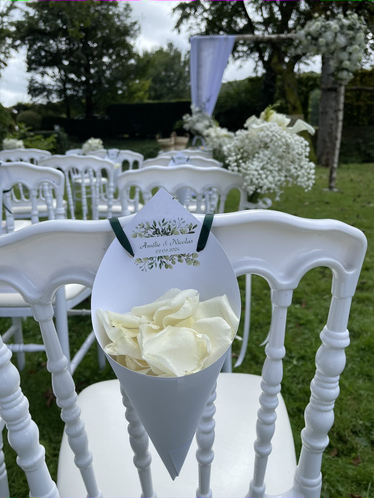 cornet pétales mariage à suspendre