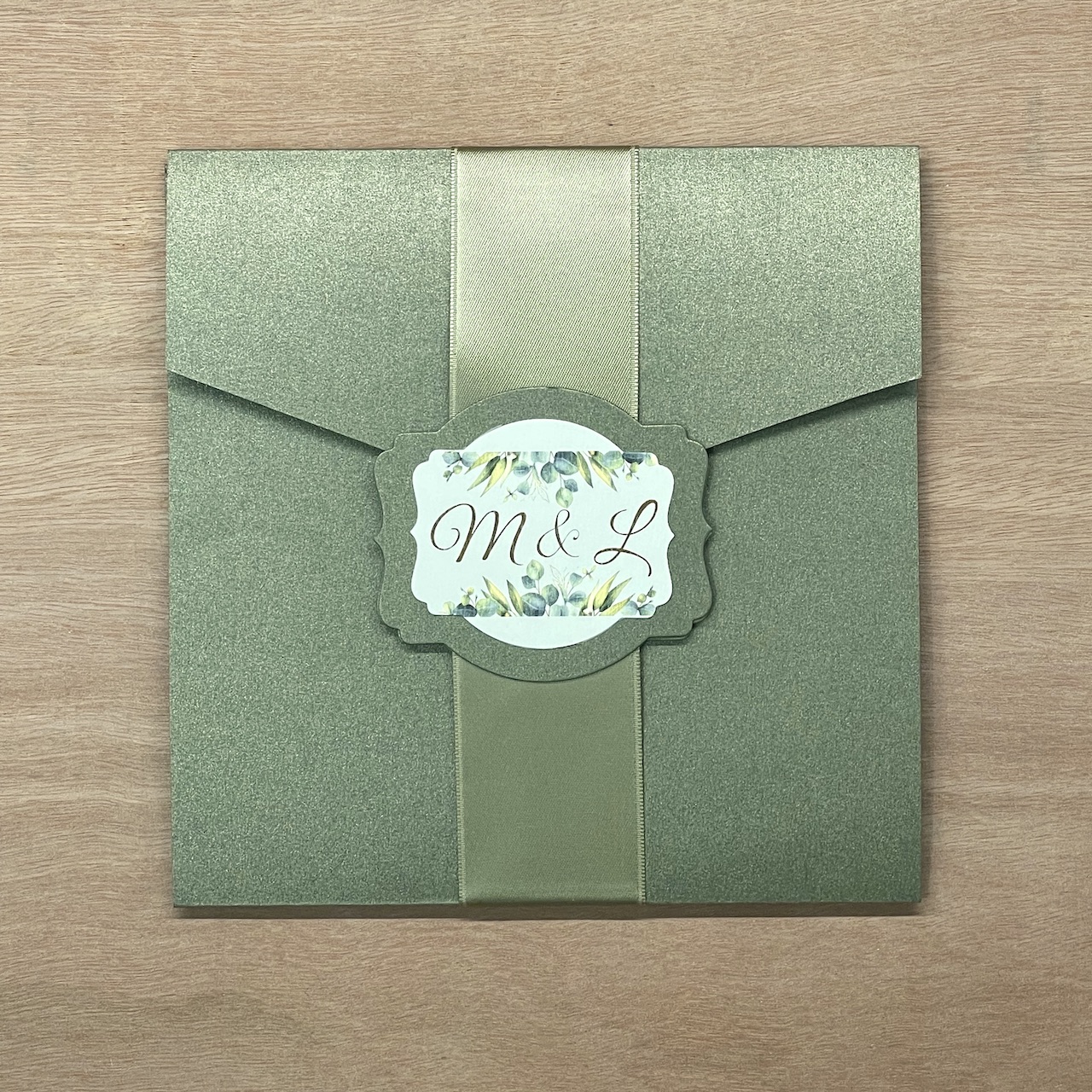 faire-part-mariage-vert-nacré Faire-part mariage vert doré avec pochette
