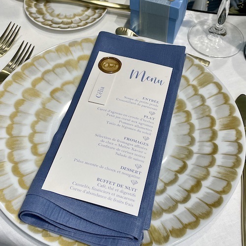 Carte de menu mariage avec cachet de cire