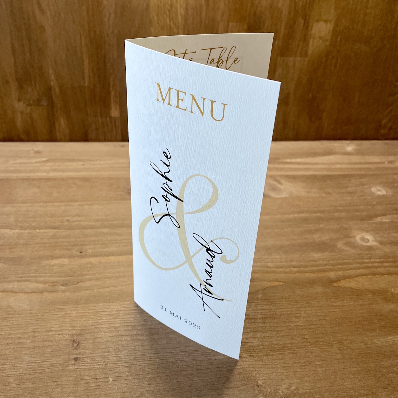 Carte de menu double au rendu épuré