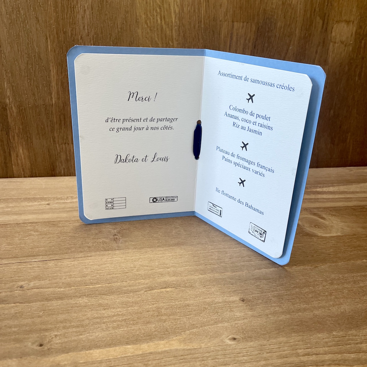 menu-mariage-theme-tour-du-monde carte de menu mariage passeport