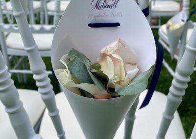 Cérémonie laïque, pétales de fleurs