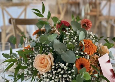 Composition florale terracotta